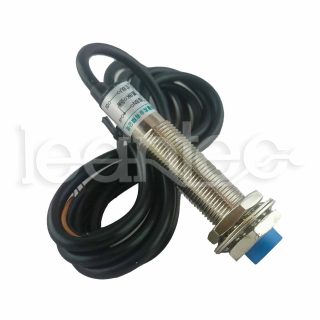 Sensor inductivo de proximidad PNP.