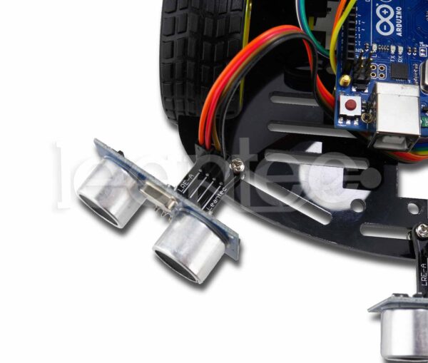 Robot 2WD esquiva objetos con tres sensores