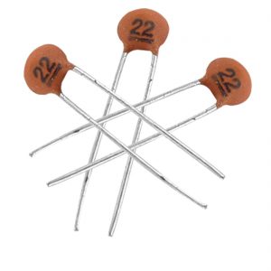25 Condensador ceramico 22 pF 50v