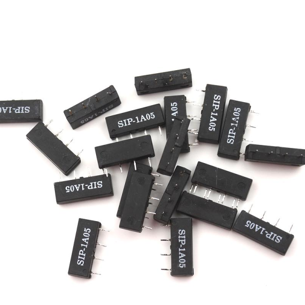 Mini rele estado solido 5v 1A SPST SIP-1A05
